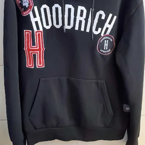 Hoodrich hoodie - Säljer en inprincip helt ny hoodrich hoodie som är använd max 5 gånger (priset går att diskutera)