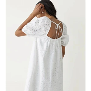 Studentklänning - Säljer då jag fick fel storlek. Helt ny