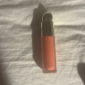  Blush - Jätte fint skick använd en gång men ser helt ny ut! Helt full  Blusa