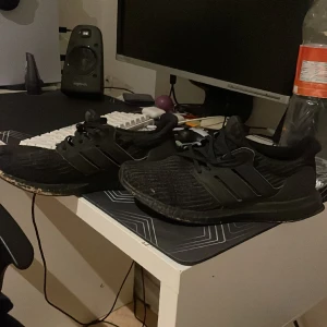 Adidas ultra bosst skot - Hej säljer mina skor begrund av att dem är för små
