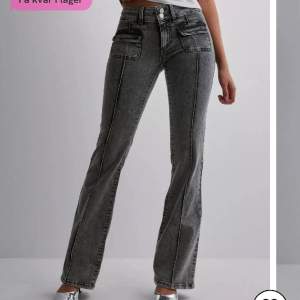 Jeans från Nelly, säljer då de inte kommer till användning! Nypris 699. Använd köp nu 💋