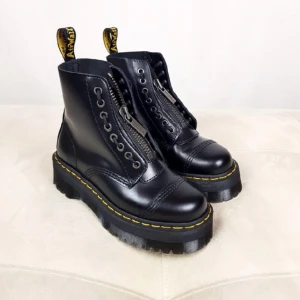 Dr martens sinclair  - Storlek 37 Sparsamt använda och i fint skick!