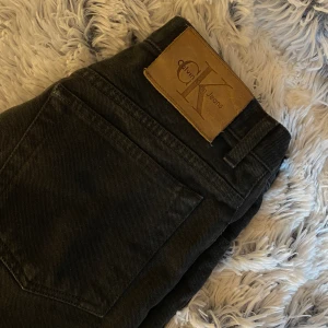 calvin klein shorts - skitsnygga jeansshorts från calvin klein! sparsamt använda samt inga defekter, perfekt nu till sommaren💖