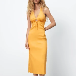 Zara klänning - Fin halter neck sommarklänning från Zara, använt endast en gång.