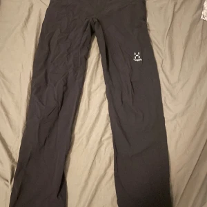 Haglöfs byxor - Nästan helt nya Haglöfs byxor inget slitage alls köptes för 1700kr, storlek S man. Säljer för 360kr fri frakt