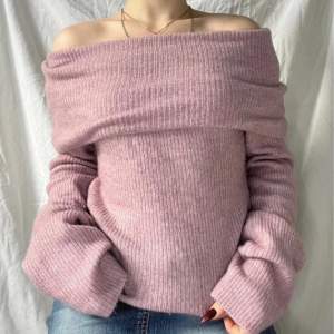 rosa off shoulder tröja 🤝 storlek s! från märket ”mohair blend” materialet är mohair blandning , tryck gärna köp nu 