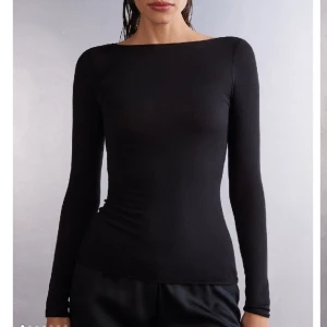 Intimissimi tröja  - Jättefin intimissimi tröja som är använd fåtal gånger då den köptes i november! Säljer för att jag funderar på att köpa en annan färg!💞