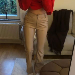Madlady skinnbyxa beige strl S - Som nya! storlek 36. 
