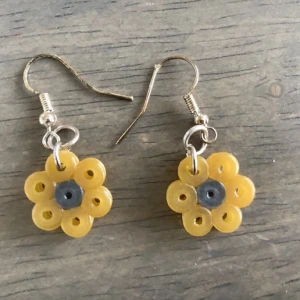 Oanvända örhängen  - Oanvända hemgjorda 