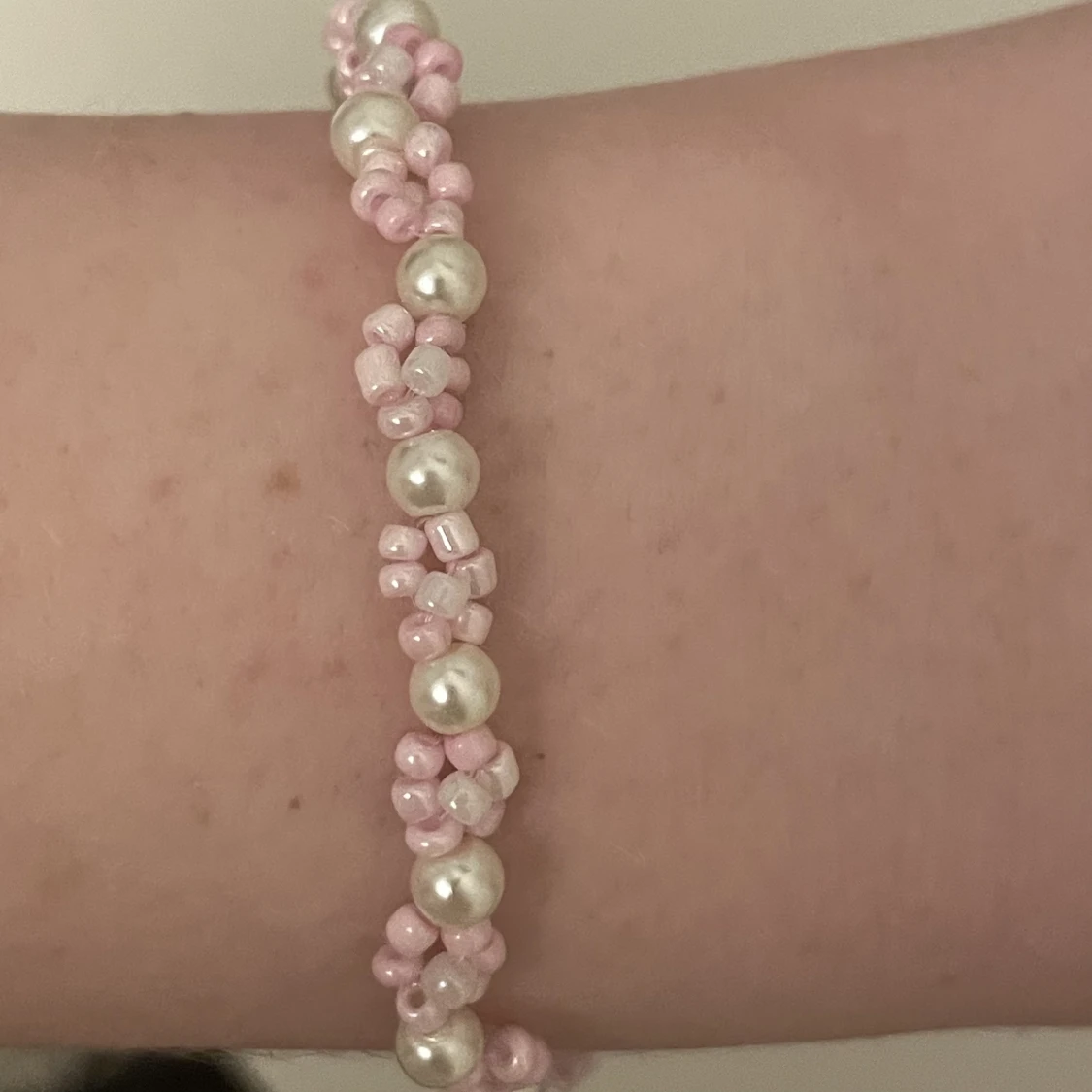 Fint rosa pärlarmband🌸 - 90