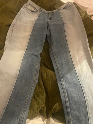 Tvåfärgade byxor  - Använda ett fåtal gånger 