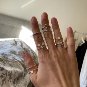 Ringar - Säljer dessa coola silver ringar som tyvärr inte kmr till användning 