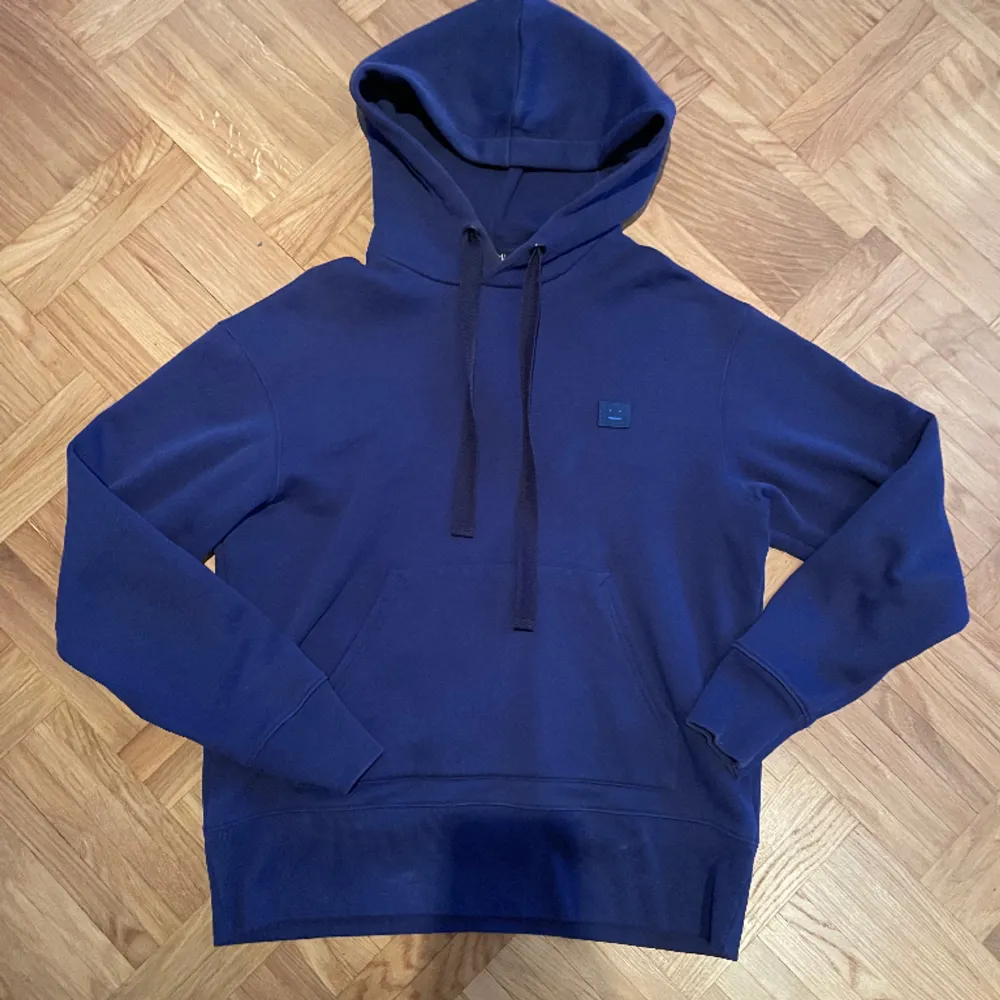 Acne hoodie stl xxs Finns i Bromma 500:-. Tröjor & Koftor.