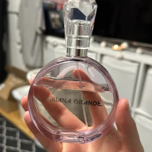 Arians Grand  - 200 kr + Frakt ❤️