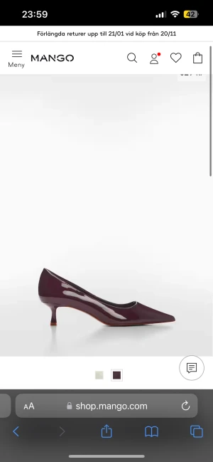 Populära klackar från Mango// helt oanvända - Storlek 37. Helt slutsålda på hemsidan. Har aldrig ens testat ha på mig dem🩷