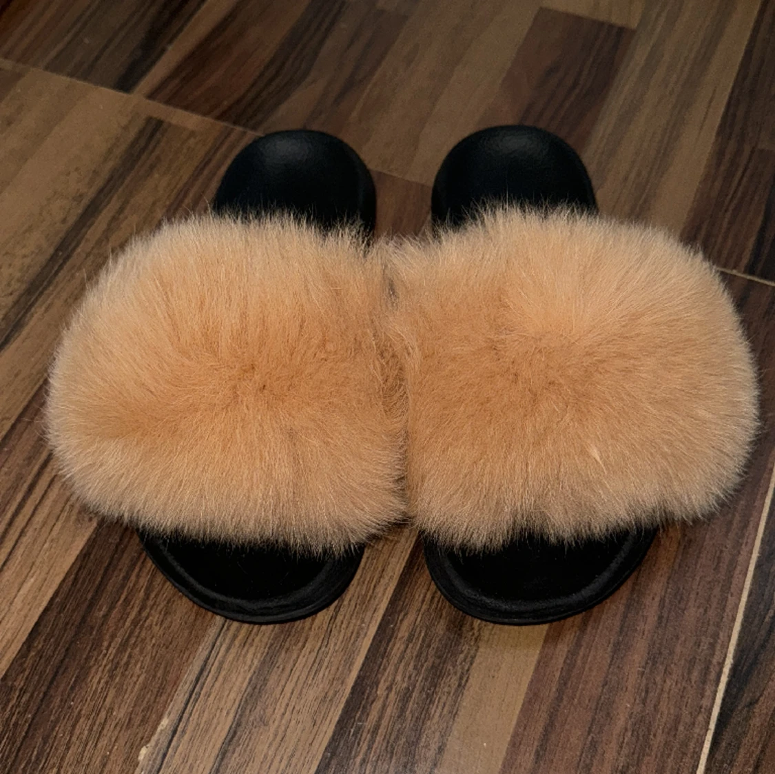 Fur slippers 