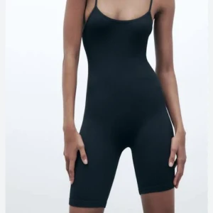 Zara semless playsuit - aldrig änvänd 