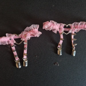 Rosa hjörta garter belt - Ok skick Går att ändra storleken 