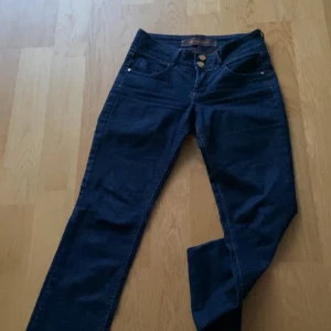 Lågmidjade jeans - Lågmidjade jeans