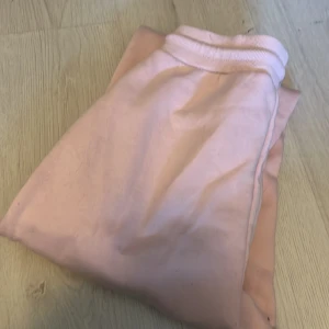 Newyorker - Rosa mjukisbyxor från new yoker. Storlek S. 45kr