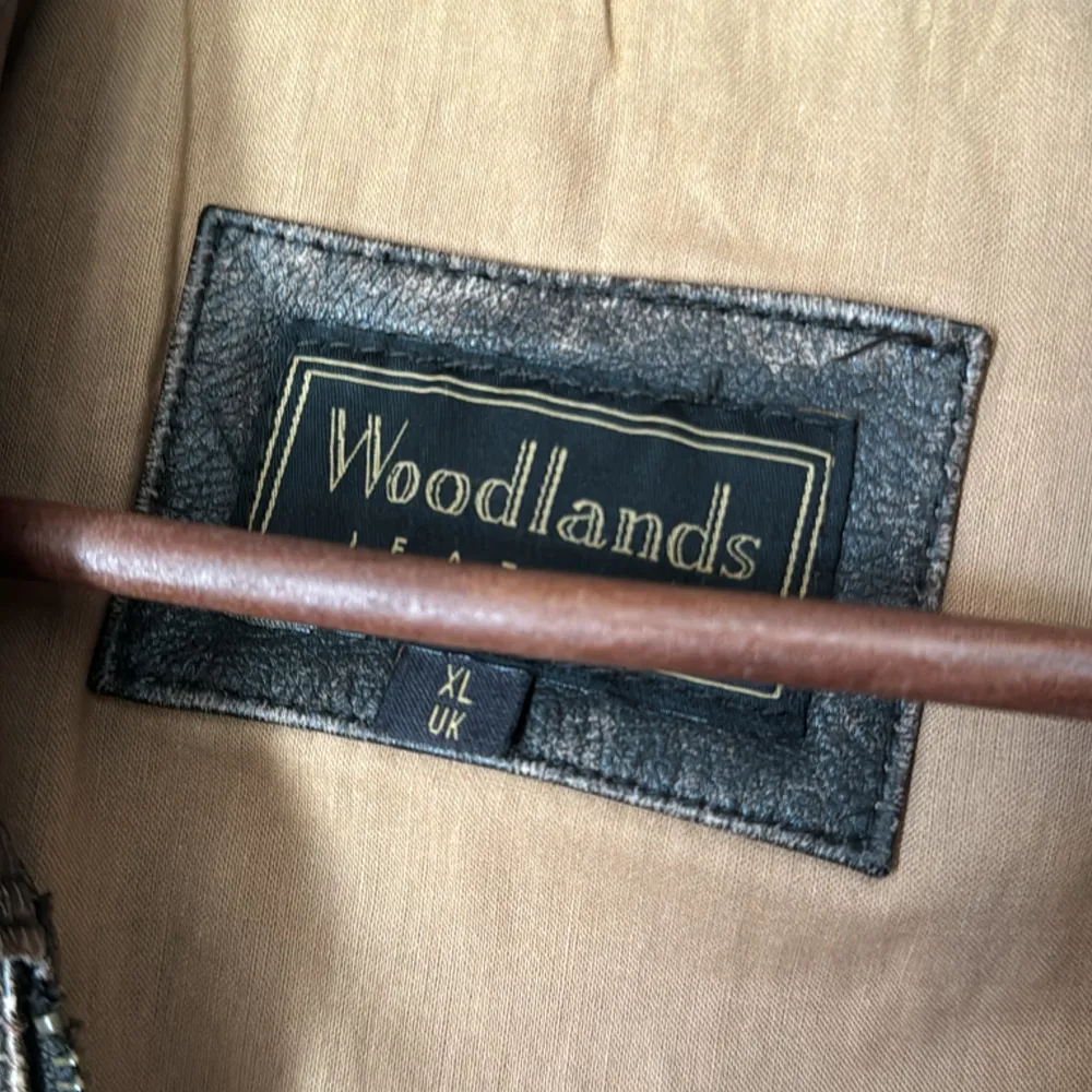 En XL jacka från woodlands leather använd väldigt sparsamt . Jackor.