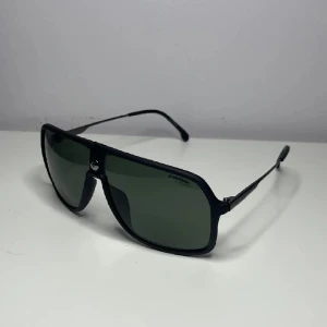 Carrera  - Solgalsögon nästan oanvända 