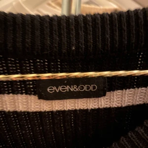 Stickad tröja  - Bra skick, kommer ej till användning längre💕