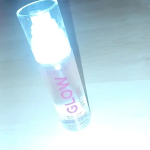 Glow setter från technic  - Jag har testat den en gång på min hand men aldrig använt den mer än en gång. 