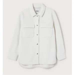 Jacka - 💓Väldigt fin jacka från MQ som är slutsåld på hemsidan💓Andvänd men i fint skick!! Nypris 699💓