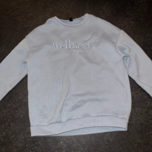 Ljus blå tröja  - Blå tröja 