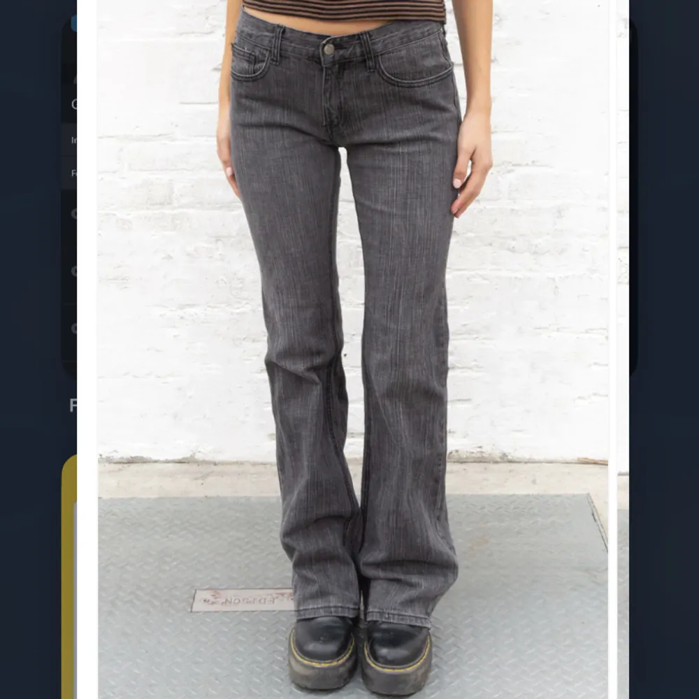 Brielle 90s jeans från brandy Melville, helt nya endast testade :) . Jeans & Byxor.