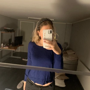 Blå långärmad  - Säljer denna blåa långärmad från zara