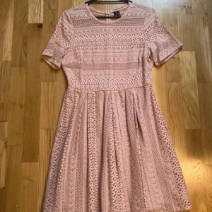 Gammalrosa klänning  - Väldigt fint skick & den är använd 1 gång 