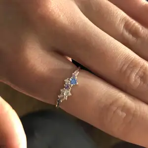Säljer denna fina ring 💕💕skriv för frågar💕köpt för 450kr