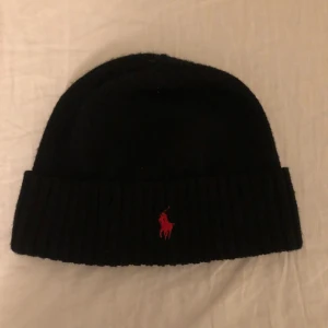 Polo Ralph lauren mössa - Säljer min Ralph lauren mössa på grund av för liten storlek