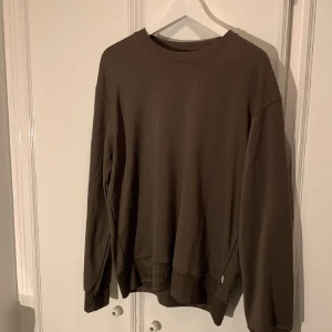 NN07 crewneck  - En väldigt skön NN07 crewneck som aldrig har använts då jag fick den i fel storlek. Skriv vid övriga frågor eller för fler bilder🙌🏼