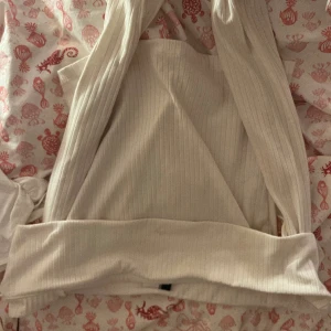off-shoulder tröja h&m - ribbad, inte over, sized, tunnt material