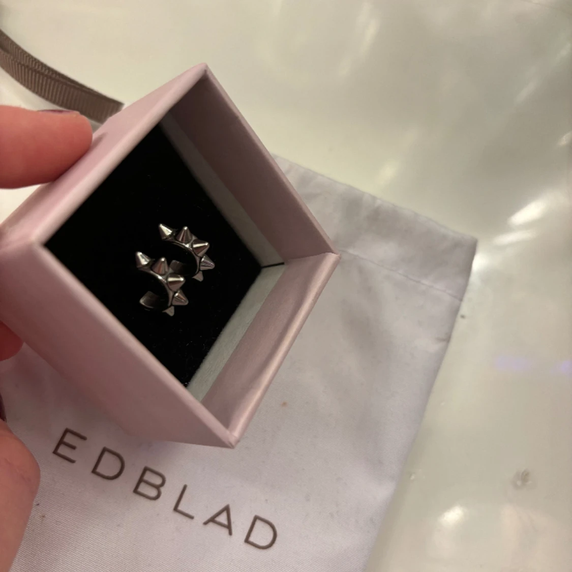 EDBLAD MINI PEAK ÖRHÄNGEN - 90