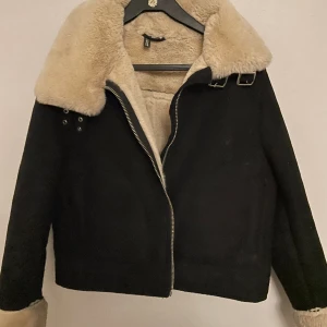 H&M mocka jacka teddy tyg - fint skick 