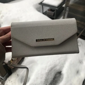 Skal iPhone 7/8 Plus - Magnet/plånboksfodral som passar iPhone 7 Plus och 8 Plus 