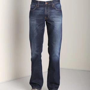 Nudie jeans slim jim - Väldigt fina jeans i jättebra skick, storlekn är W32 L32, modellen på jeansen är Slim Jim. Kontakta mig för fler frågor👌🏻