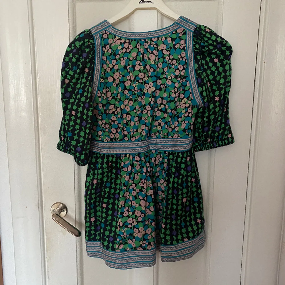 Vintage blommig Marc Jacobs blus, stl M. Blusar.