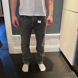 Montén Jeans  - Nya med prislapp, pris kan diskuteras 