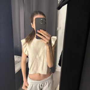 Volang topp - Jättefin volang topp i superskönt material som dessvärre inte används 💕storlek S. 