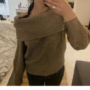 Stickad Off shouldertröja - Superfin stickad Off shouldertröja från hm💗strl xs