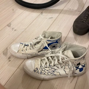 Custom converse - Sesame street coverse chuck taylor. Ganska bra skick något smutsiga