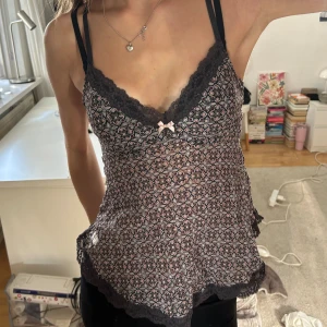 Odd molly spets linne - Såå fint linne i spets från odd molly, strl 0 så motsvarar typ xs❤️