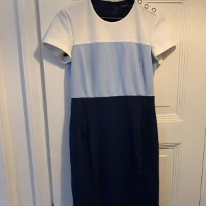 Klänning - Fin klänning från Esprit, i gott skick. Storlek 38.