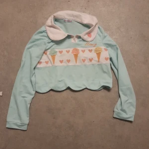 Kawaii Tröja mesd glassar  - Storlek; Small (finns matchande kjol i en annan annons)
