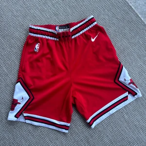 Nike chicago bulls shorts  - Storlek M